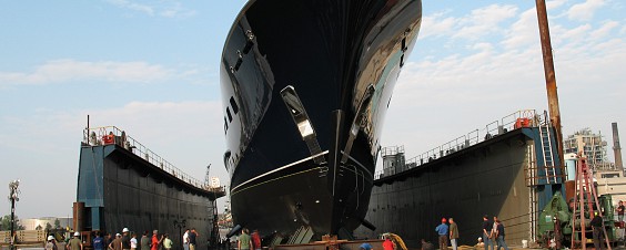 Air Casters Contribute to Successful 2998 Ton Yacht Launch
